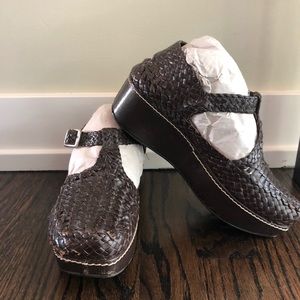 Brown woven Pons Quintana